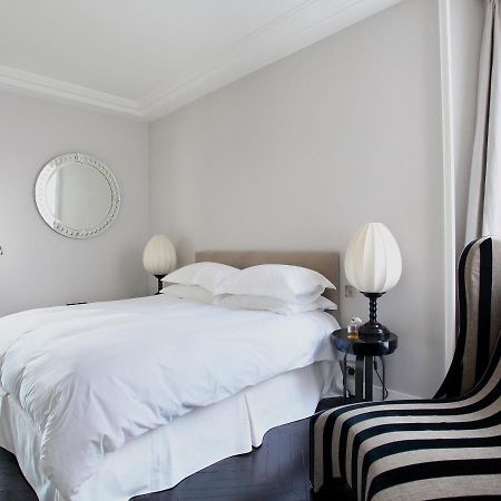 Outstanding 2 Bedrooms With A Terrific Eiffel Tower View Parigi Esterno foto