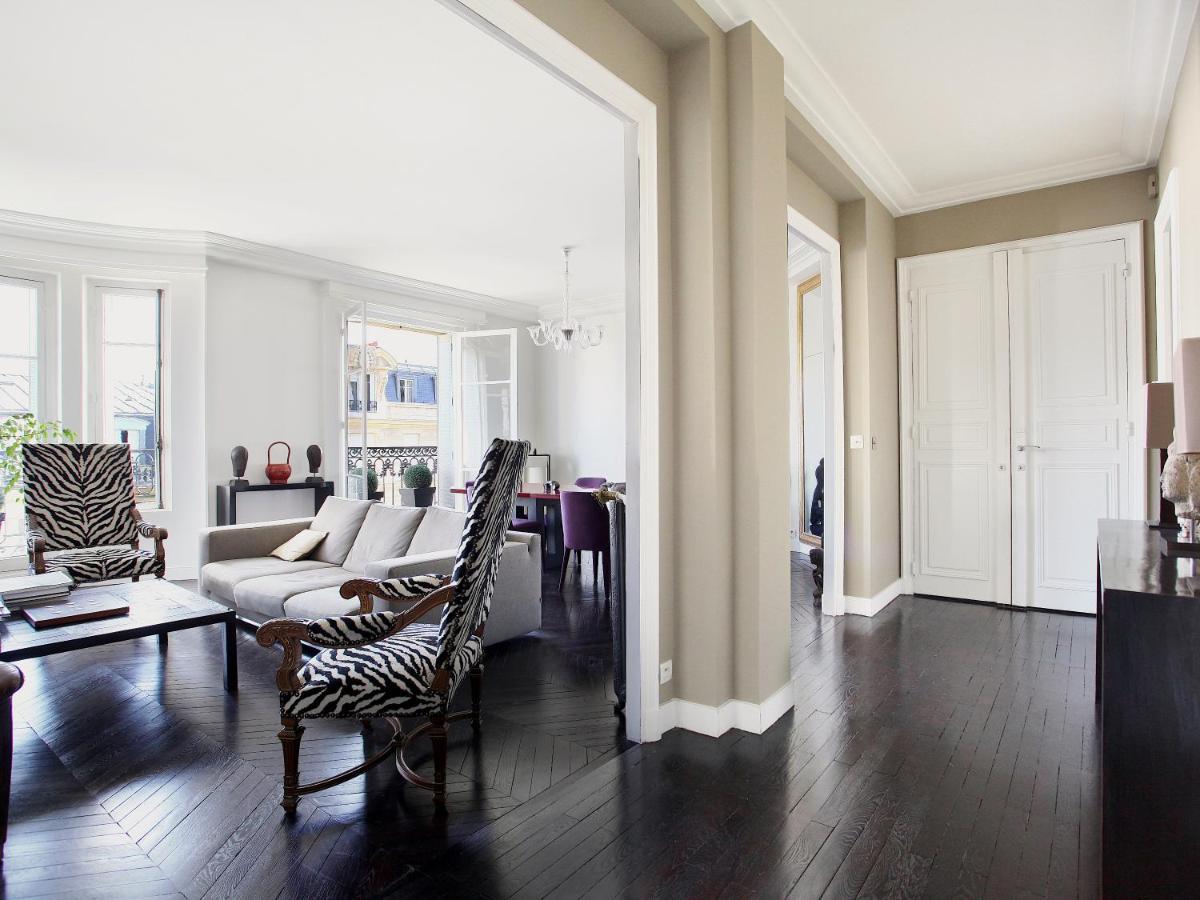 Outstanding 2 Bedrooms With A Terrific Eiffel Tower View Parigi Esterno foto