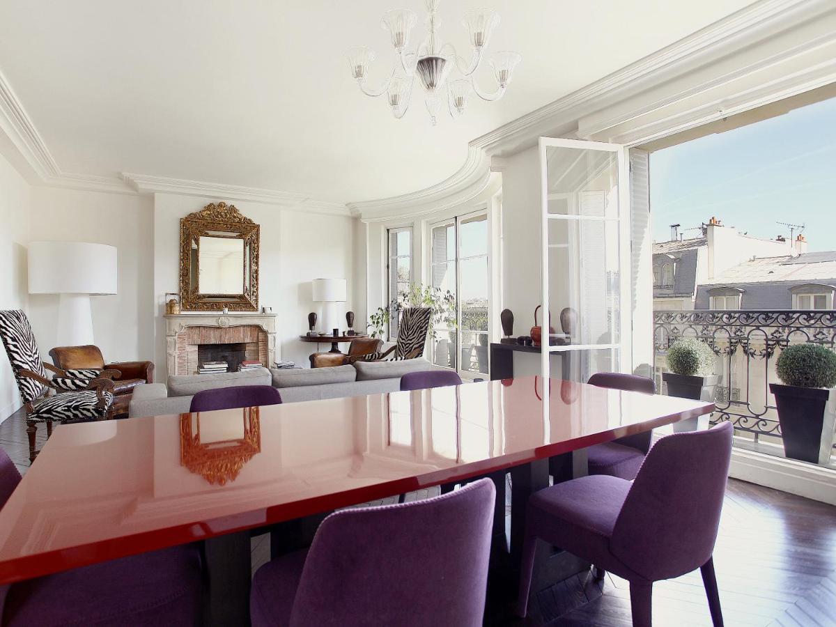 Outstanding 2 Bedrooms With A Terrific Eiffel Tower View Parigi Esterno foto