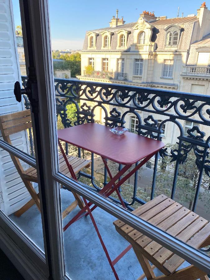 Outstanding 2 Bedrooms With A Terrific Eiffel Tower View Parigi Esterno foto