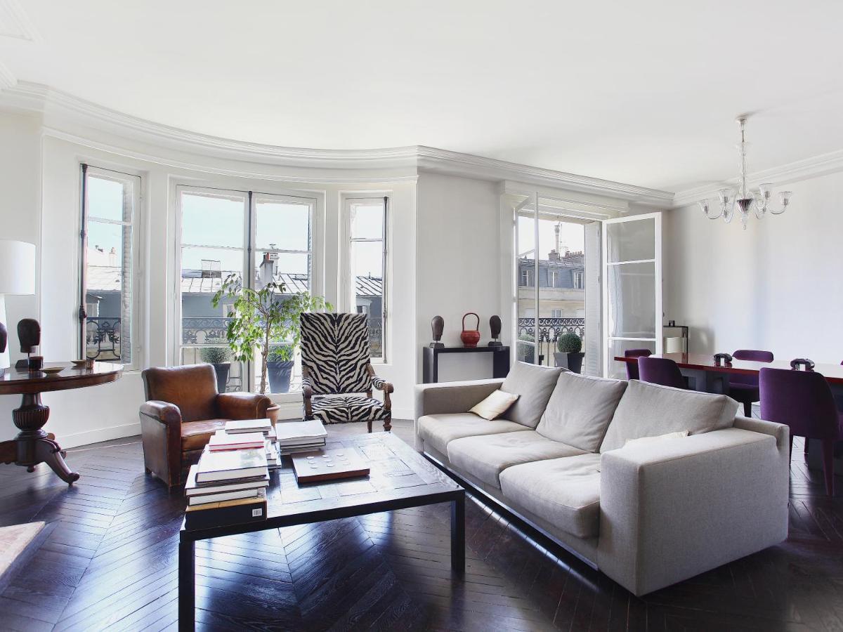 Outstanding 2 Bedrooms With A Terrific Eiffel Tower View Parigi Esterno foto
